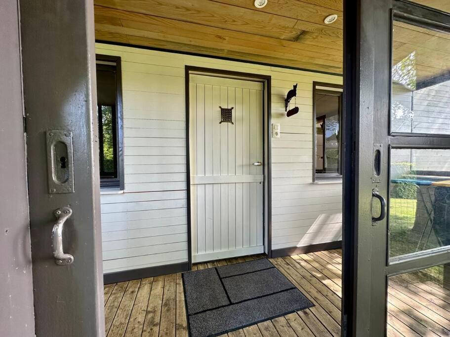 Le Chalet Du Lac Villa Robertville Exterior photo